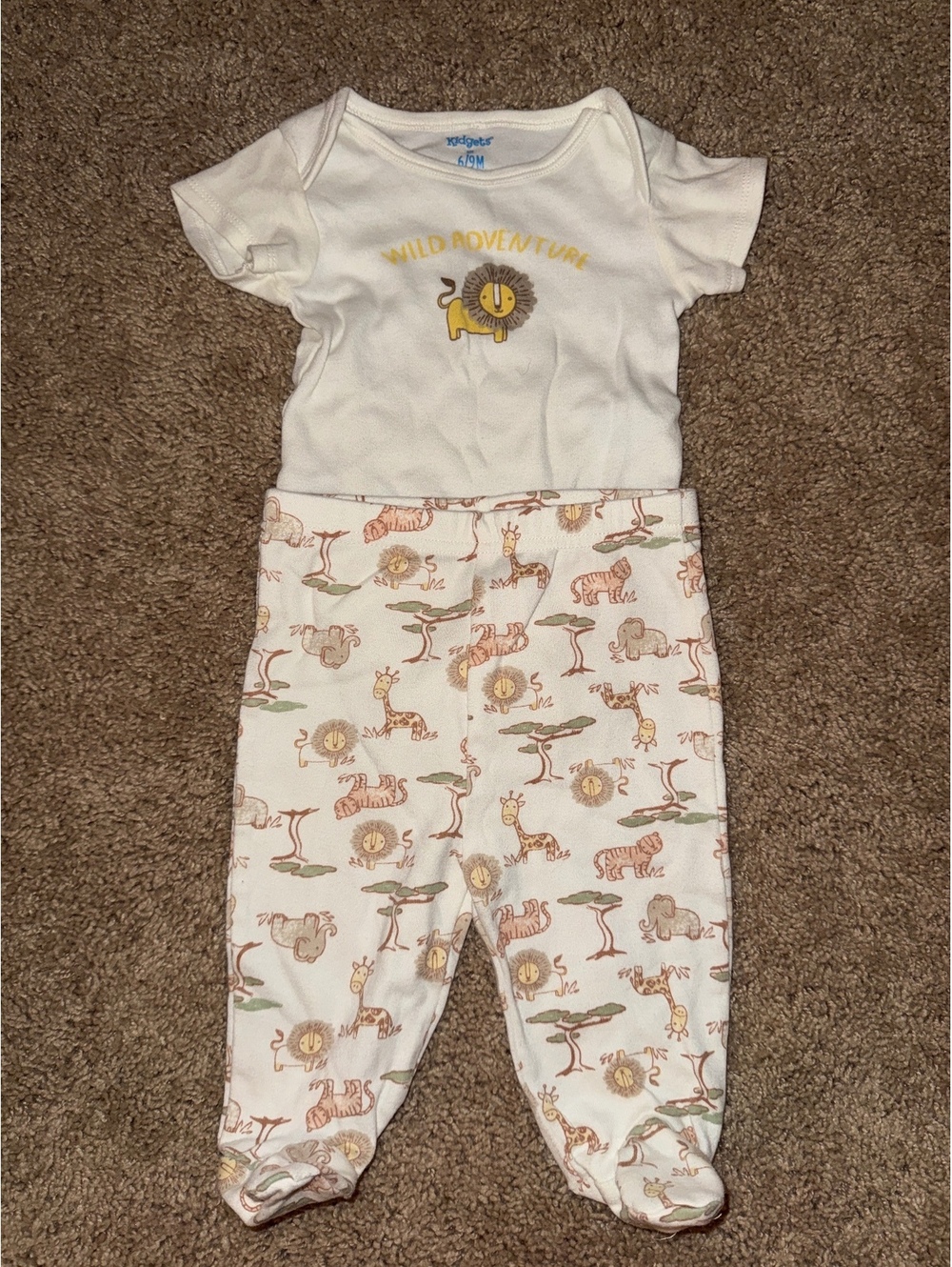 Kidgets Baby 6-9 Months Wild Adventure Lion Print Bodysuit and Footed Pants Set